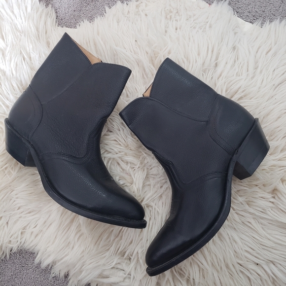 Boulet Unisex Western Cowboy Leather Boots Black Size 8.5 But Fit Much Bigger - Picture 1 of 4